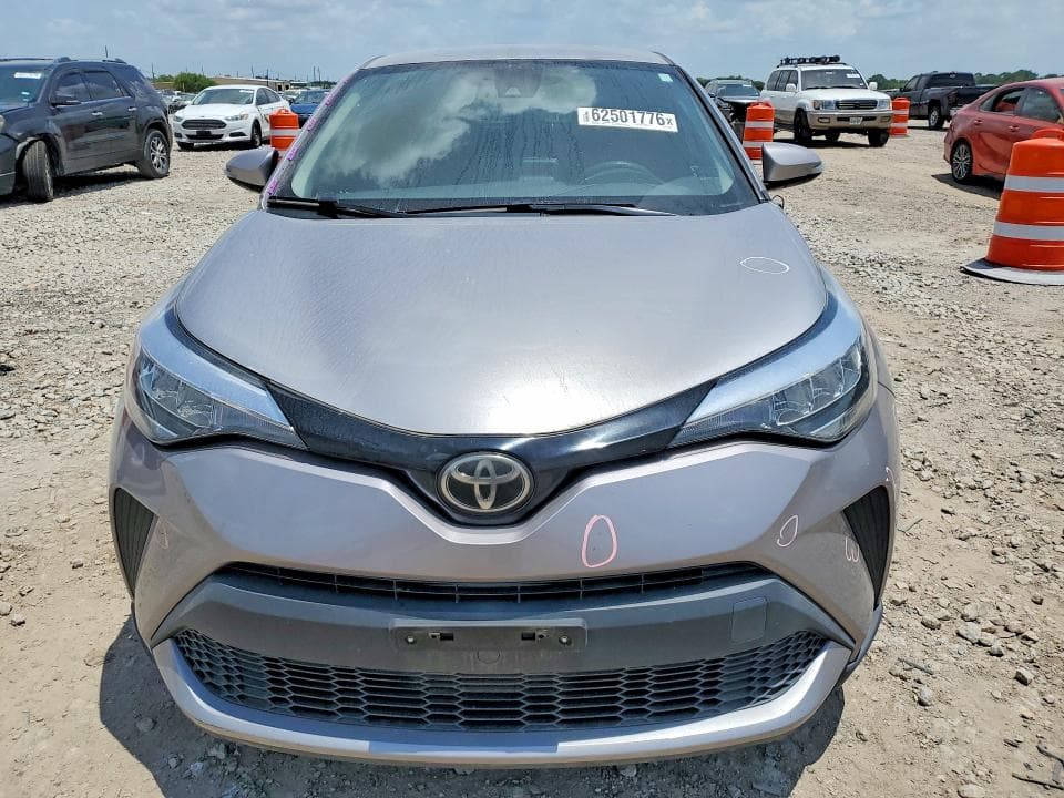 2020 TOYOTA C-HR LE 5