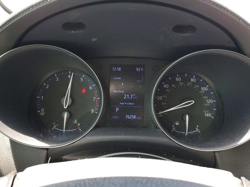 2020 TOYOTA C-HR LE 9