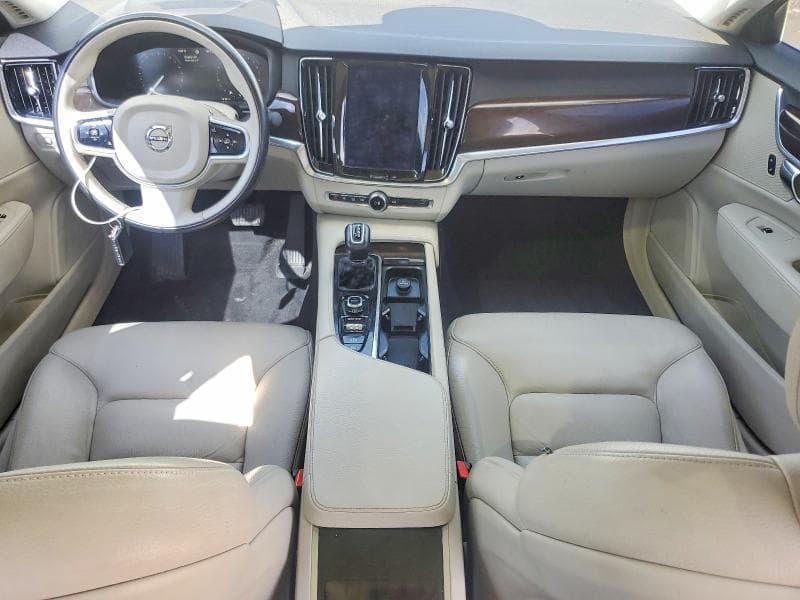2018 VOLVO S90 T5 MOMENTUM T5 MOMENTUM 9
