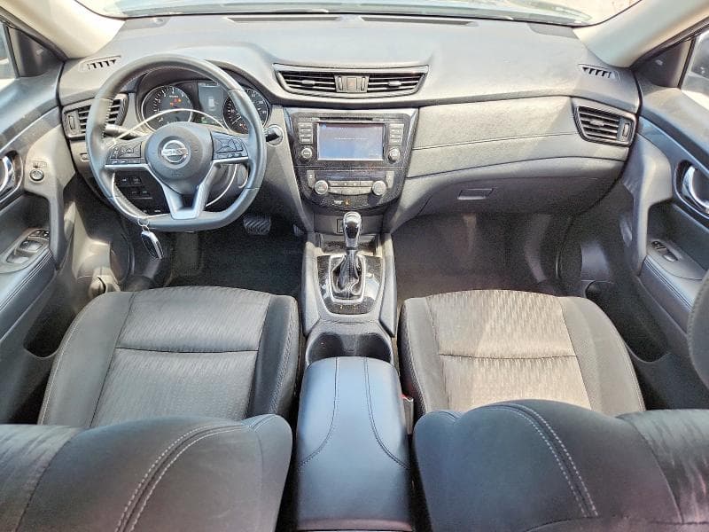 2017 NISSAN ROGUE SV 8
