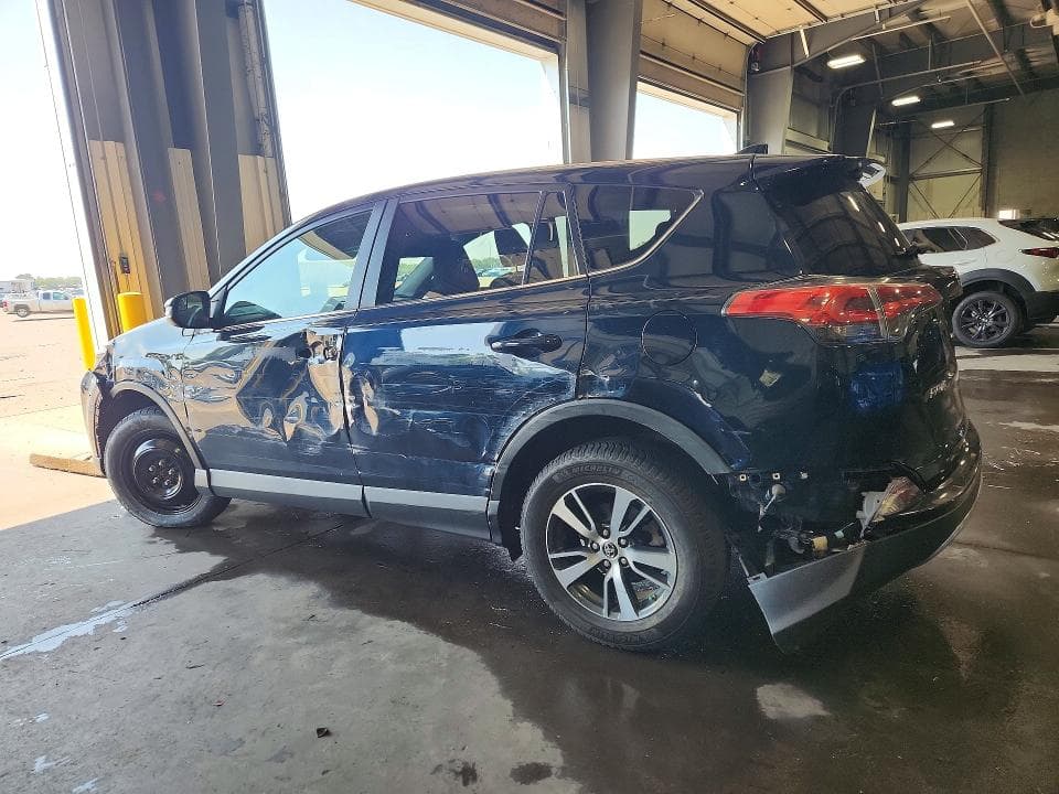 2018 TOYOTA RAV4 XLE 2