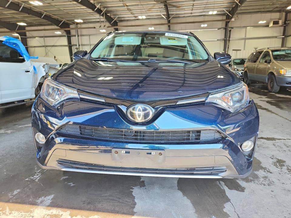 2018 TOYOTA RAV4 XLE 5
