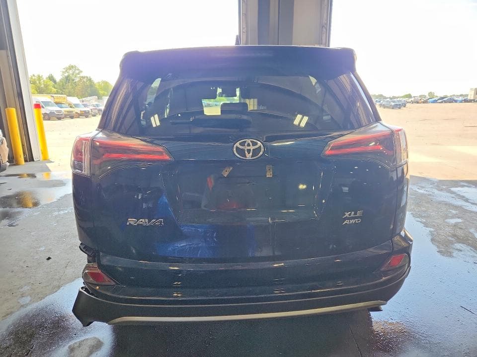 2018 TOYOTA RAV4 XLE 6