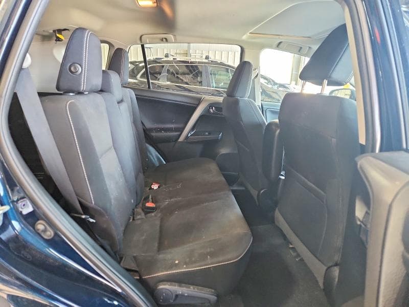 2018 TOYOTA RAV4 XLE 10