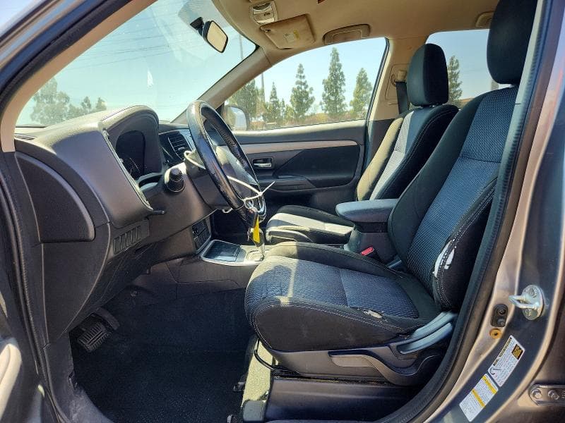2017 MITSUBISHI OUTLANDER ES 7