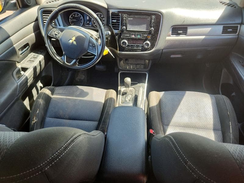 2017 MITSUBISHI OUTLANDER ES 8