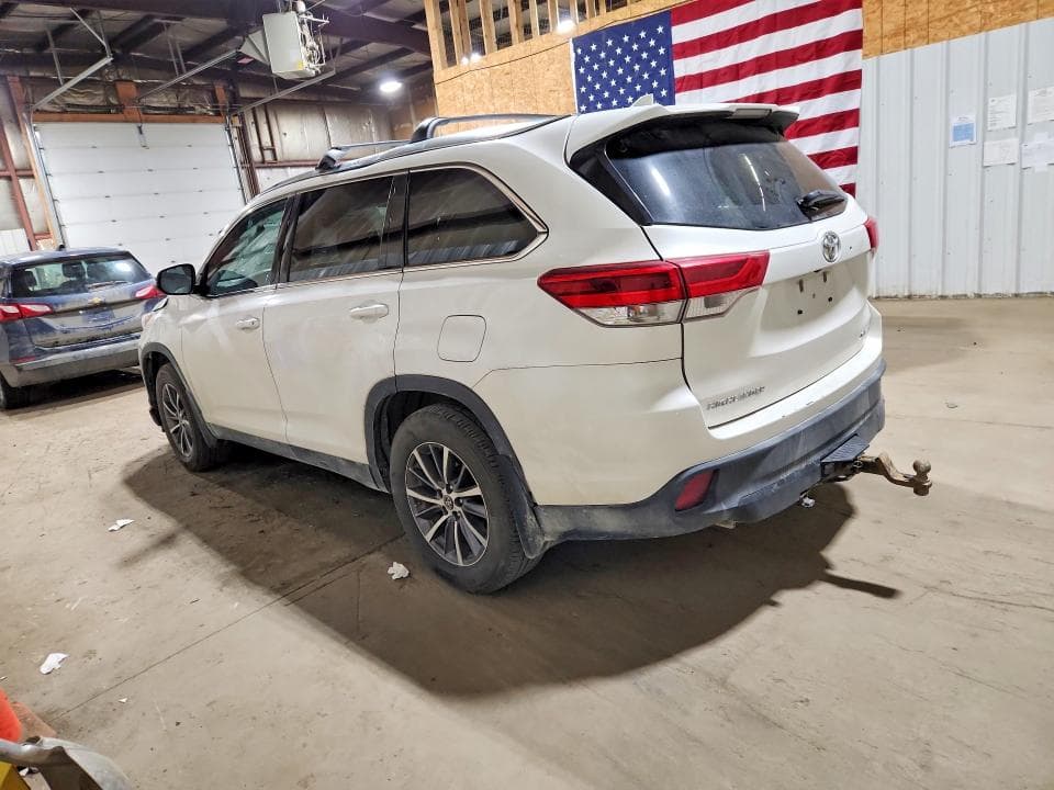 2019 TOYOTA HIGHLANDER XLE 2