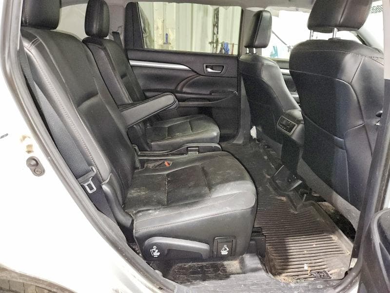 2019 TOYOTA HIGHLANDER XLE 11