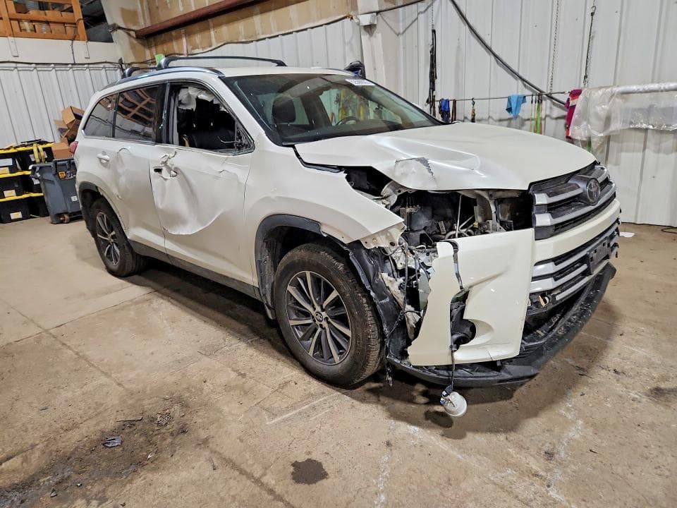 2019 TOYOTA HIGHLANDER XLE 4