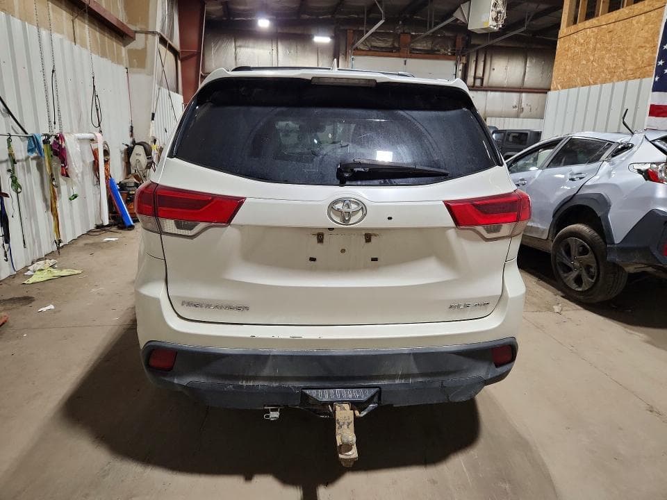 2019 TOYOTA HIGHLANDER XLE 6