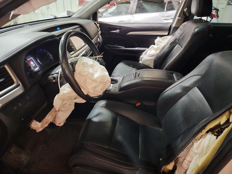2019 TOYOTA HIGHLANDER XLE 7