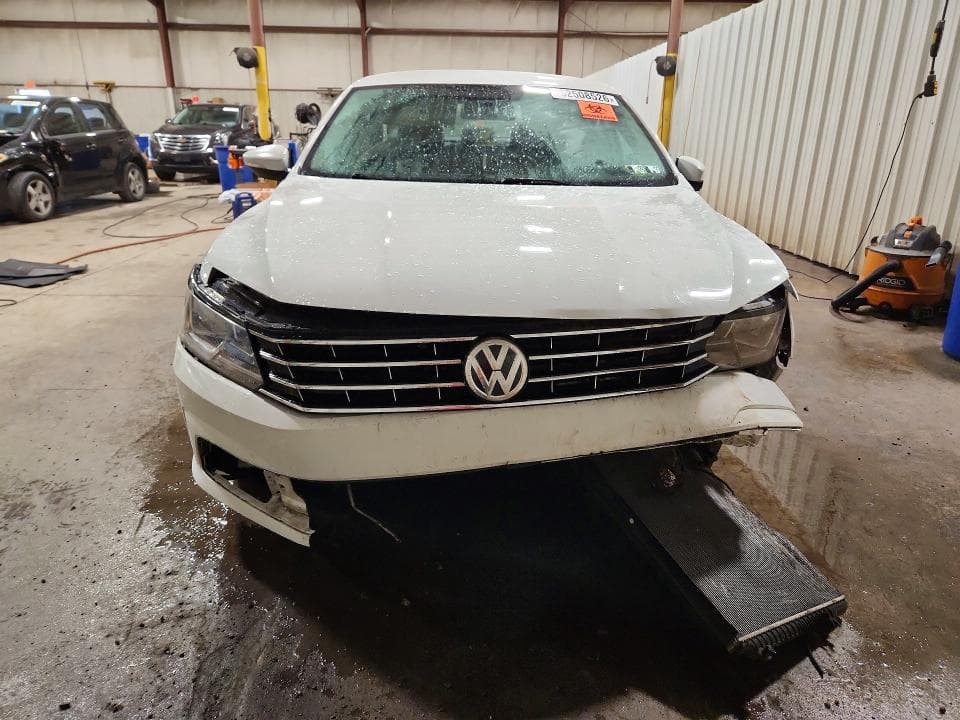 2017 VOLKSWAGEN PASSAT S 5