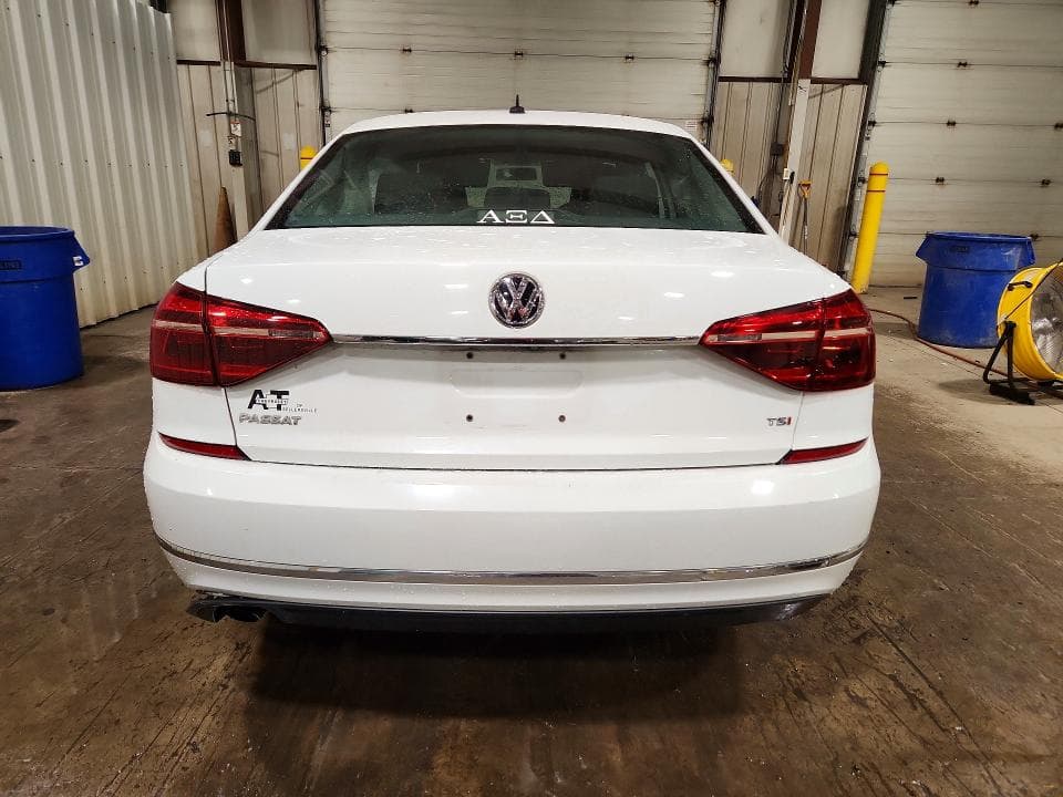 2017 VOLKSWAGEN PASSAT S 6