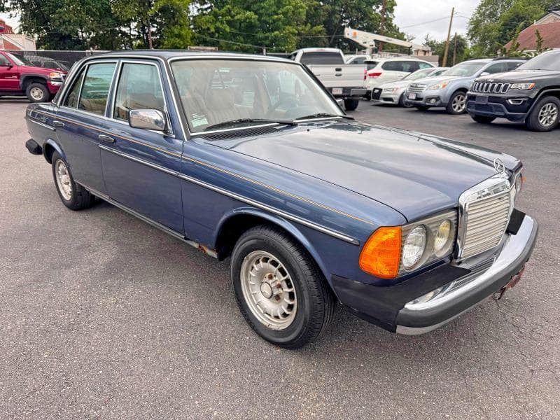 1984 MERCEDES-BENZ 300 DT