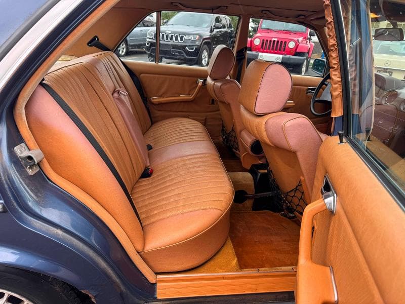 1984 MERCEDES-BENZ 300 DT DT 6