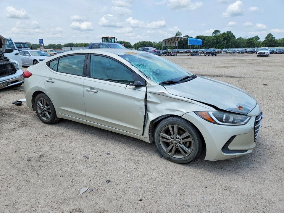 2017 HYUNDAI ELANTRA SE 4