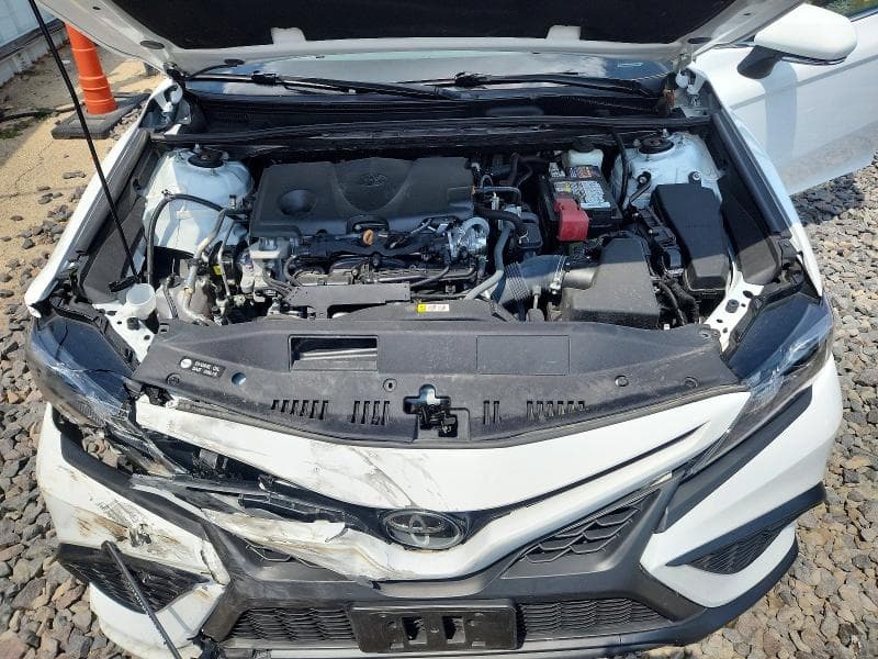 2022 TOYOTA CAMRY SE 11