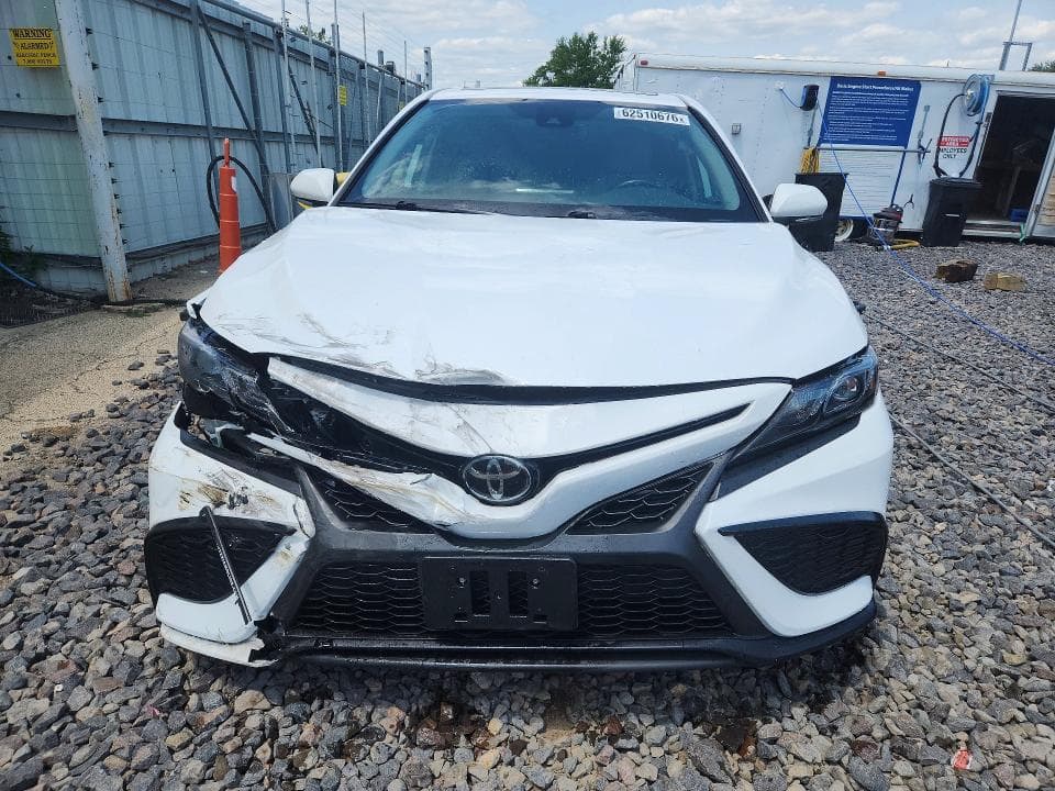 2022 TOYOTA CAMRY SE 5