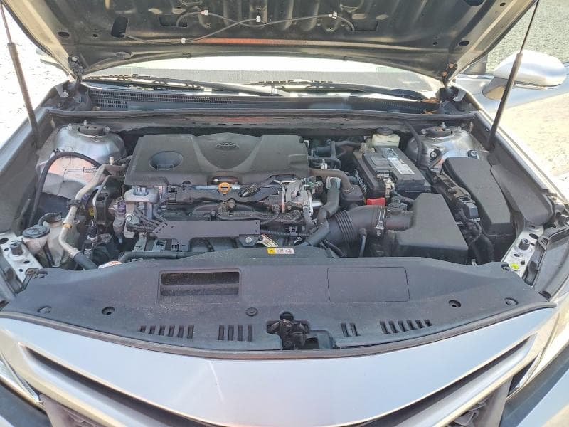 2018 TOYOTA CAMRY SE 11