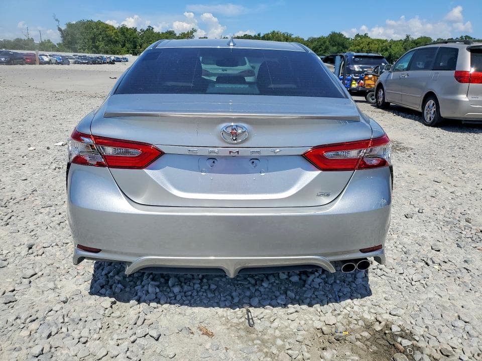 2018 TOYOTA CAMRY SE 6