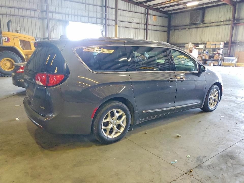 2020 CHRYSLER PACIFICA LIMITED 3