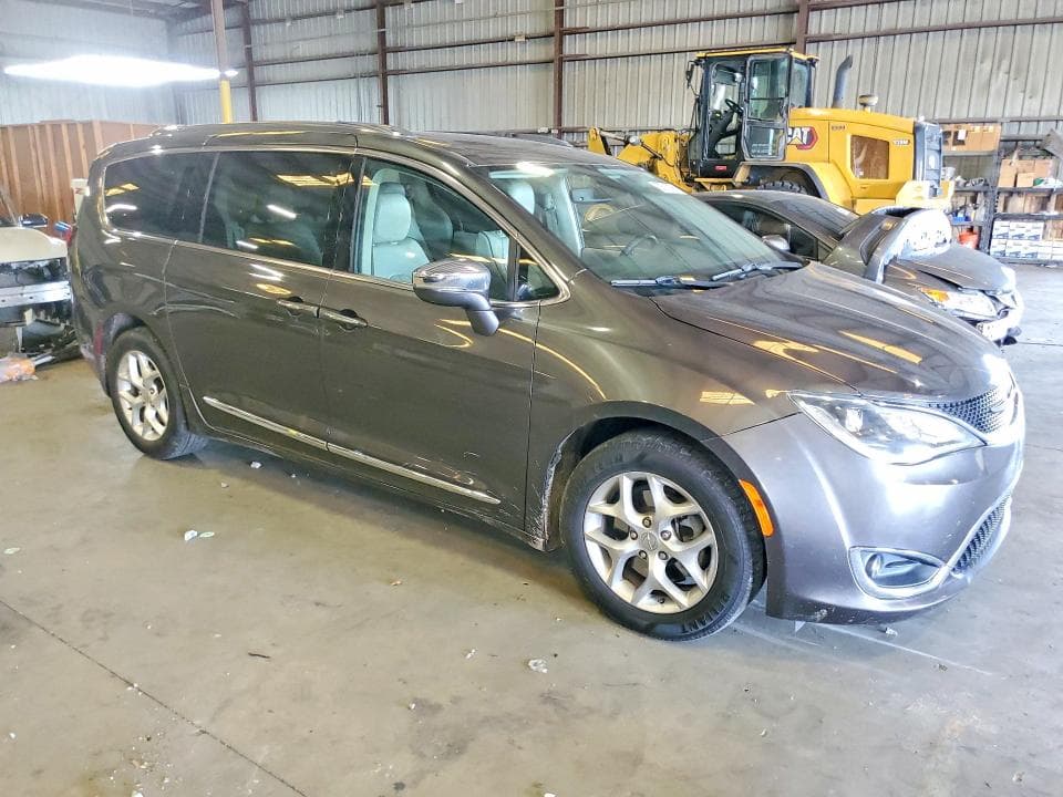 2020 CHRYSLER PACIFICA LIMITED 4