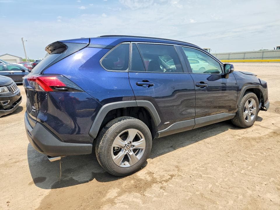 2025 TOYOTA RAV4 HYBRID XLE 3