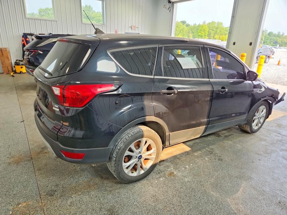 2019 FORD ESCAPE SE 3