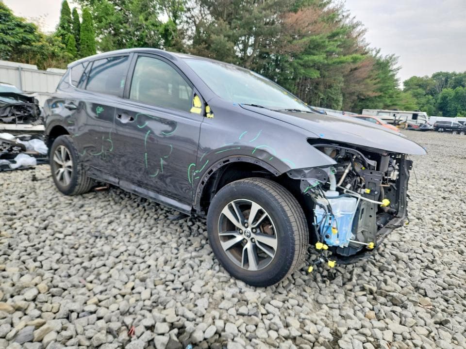 2018 TOYOTA RAV4 XLE 4