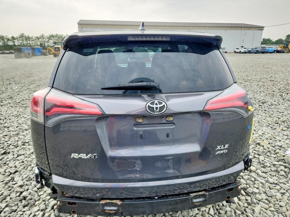 2018 TOYOTA RAV4 XLE 6