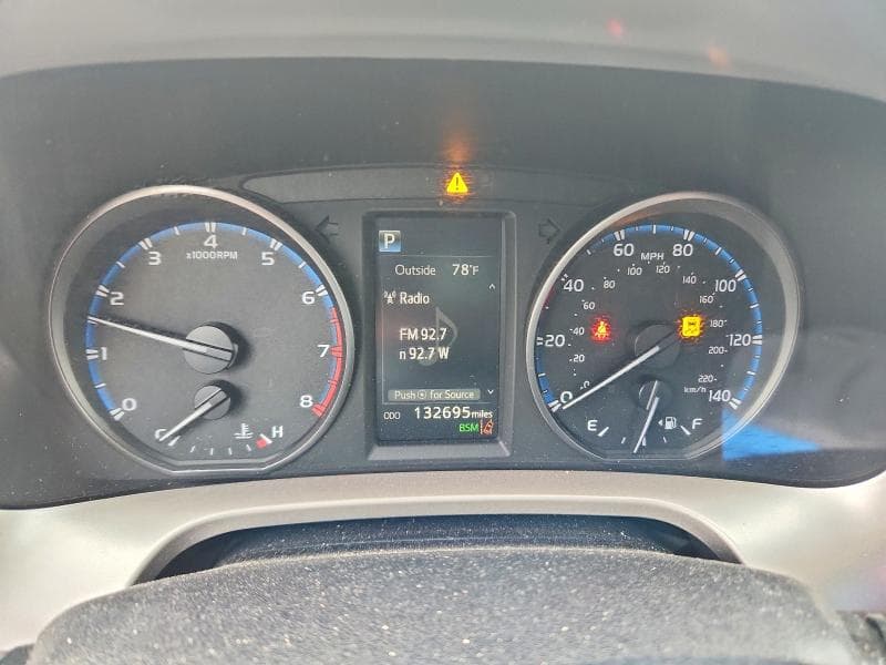 2018 TOYOTA RAV4 XLE 9