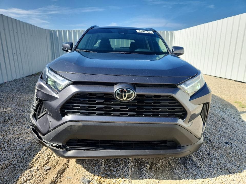 2025 TOYOTA RAV4 XLE 5