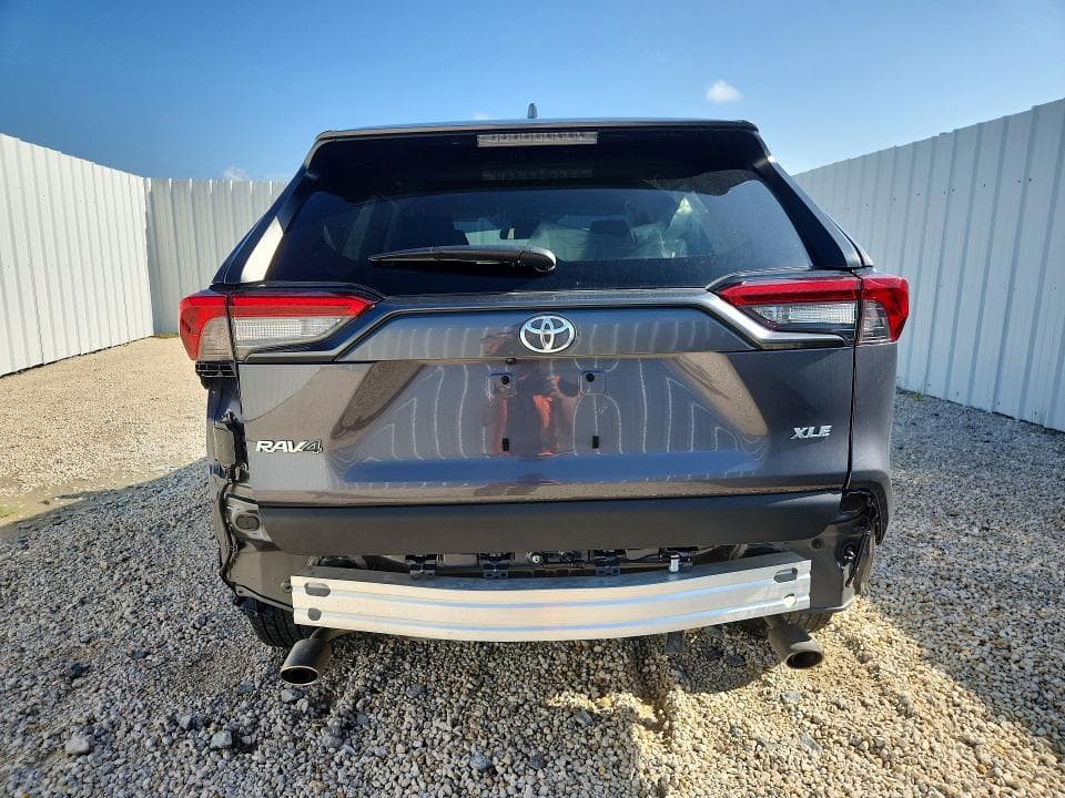 2025 TOYOTA RAV4 XLE 6