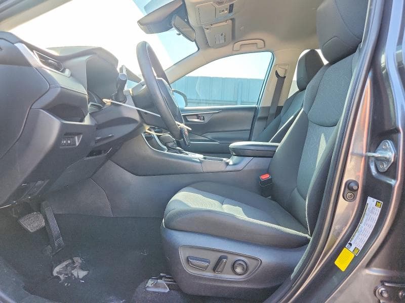 2025 TOYOTA RAV4 XLE 7