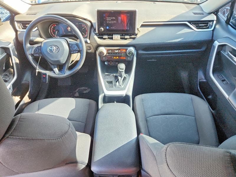 2025 TOYOTA RAV4 XLE 8