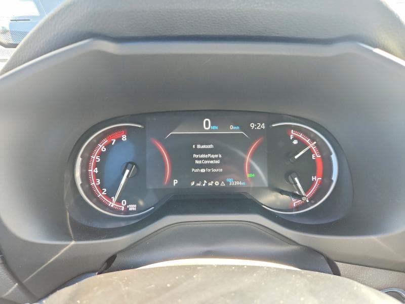 2025 TOYOTA RAV4 XLE 9
