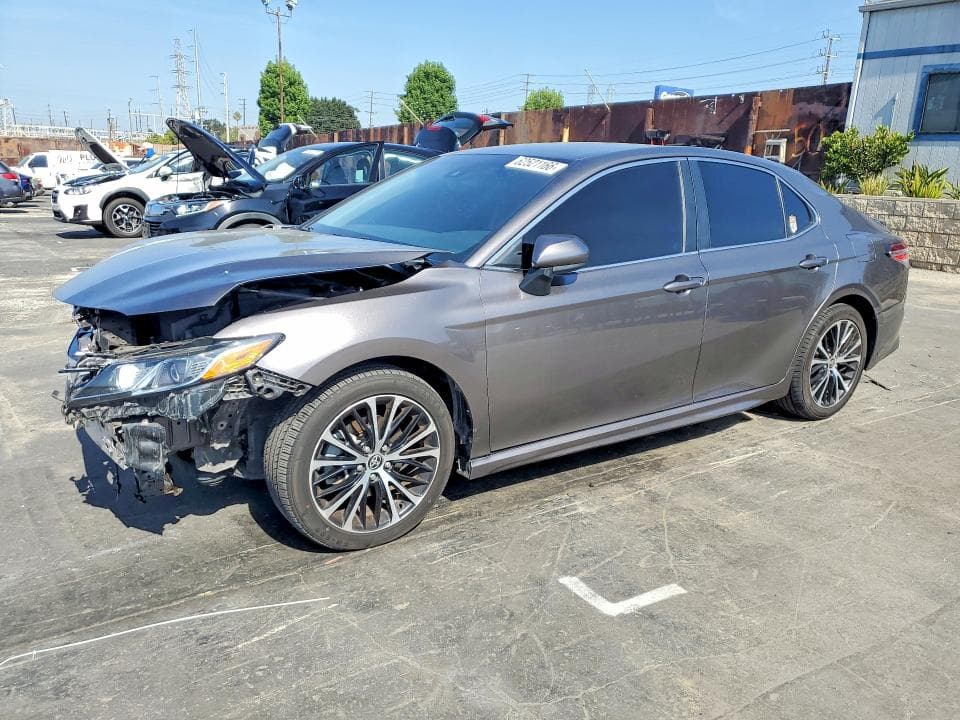 2020 TOYOTA CAMRY SE - 1