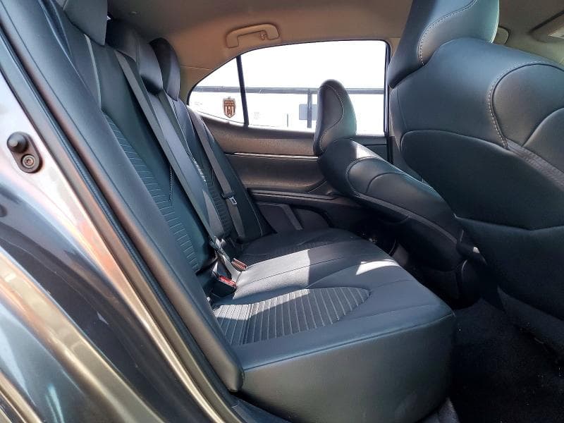 2020 TOYOTA CAMRY SE 10