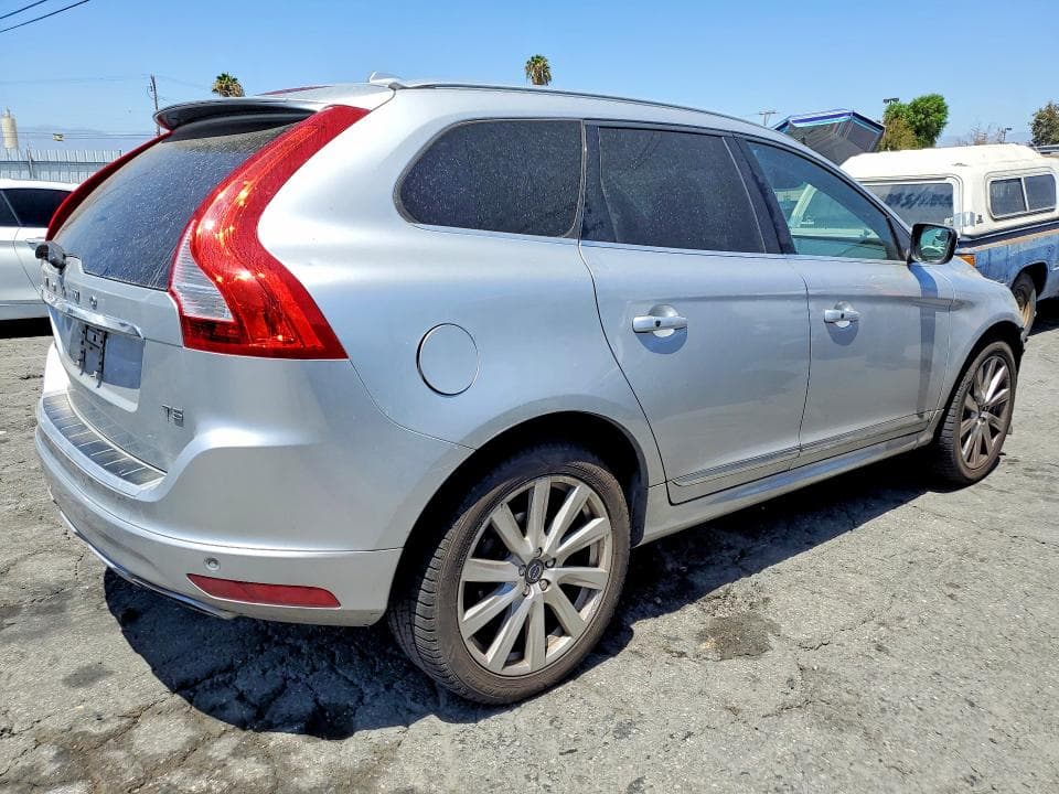 2017 VOLVO XC60 T5 INSCRIPTION 3