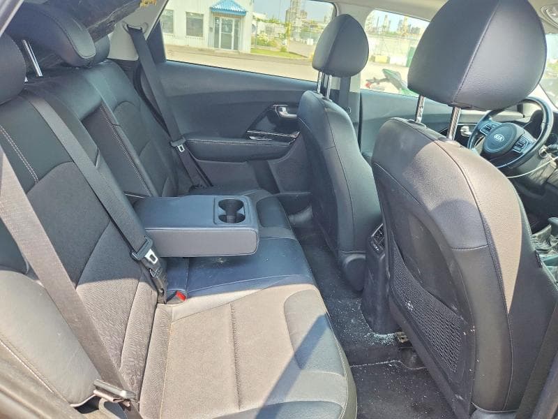 2019 KIA NIRO EX 10
