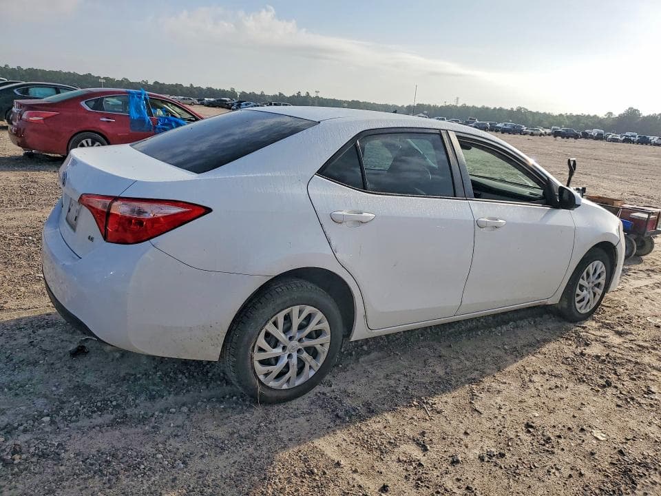 2019 TOYOTA COROLLA LE 3