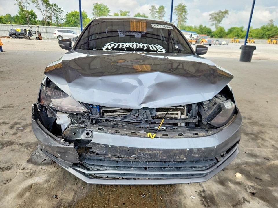 2017 VOLKSWAGEN JETTA SE 5