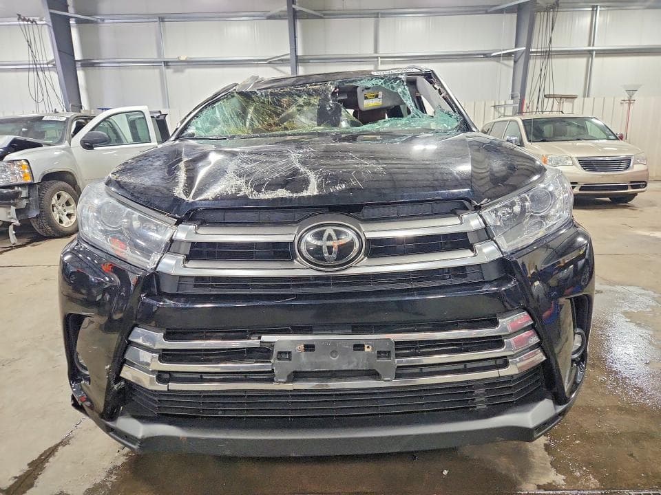 2019 TOYOTA HIGHLANDER LIMITED 5