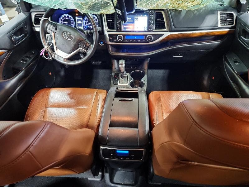 2019 TOYOTA HIGHLANDER LIMITED 8