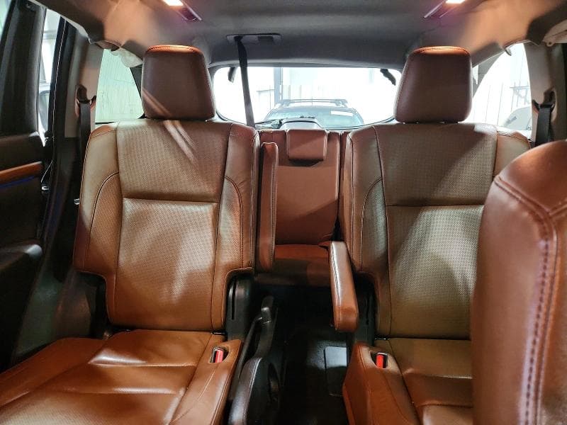 2019 TOYOTA HIGHLANDER LIMITED 10