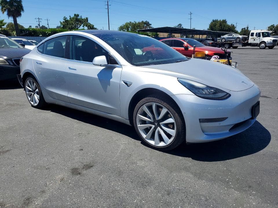 2018 TESLA MODEL 3 4