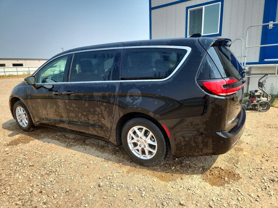 2023 CHRYSLER PACIFICA TOURING L 2