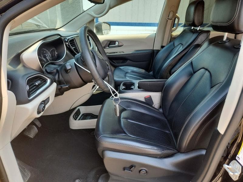 2023 CHRYSLER PACIFICA TOURING L 7