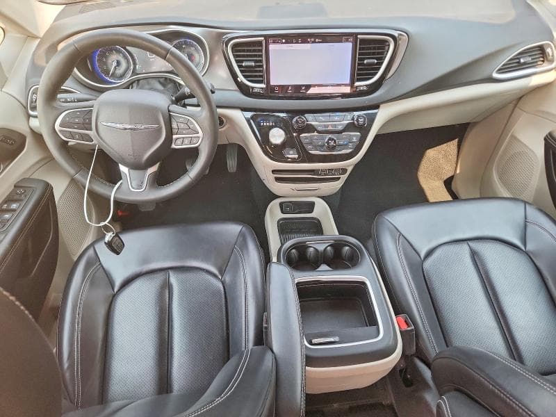 2023 CHRYSLER PACIFICA TOURING L 8