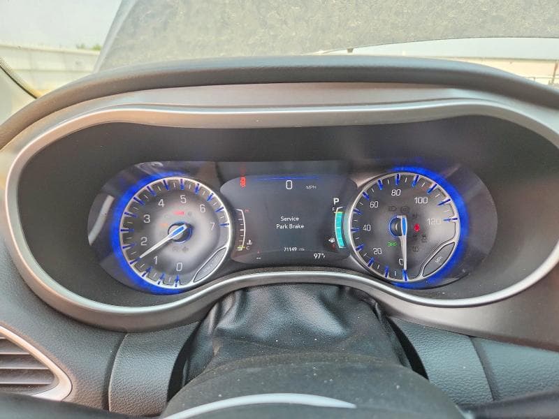 2023 CHRYSLER PACIFICA TOURING L 9